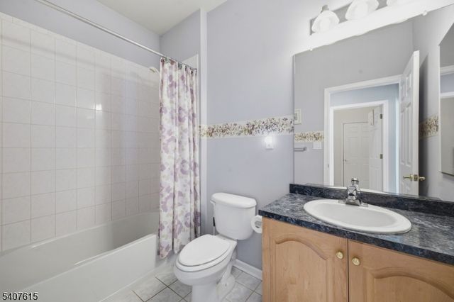 56 Kensington Cir, White Twp., NJ 07823