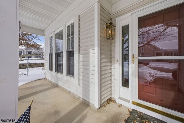 56 Kensington Cir, White Twp., NJ 07823