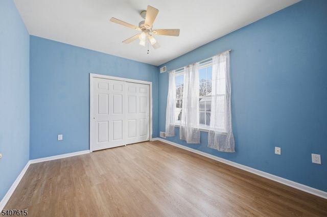 56 Kensington Cir, White Twp., NJ 07823