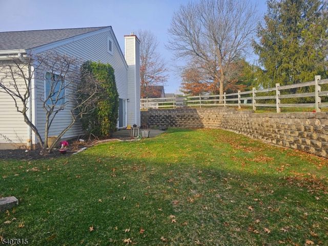 56 Kensington Cir, White Twp., NJ 07823