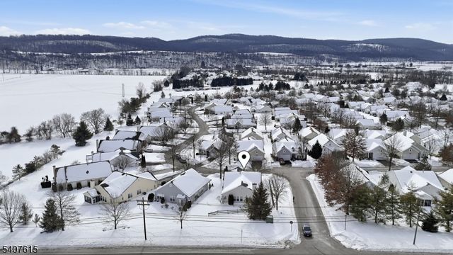 56 Kensington Cir, White Twp., NJ 07823