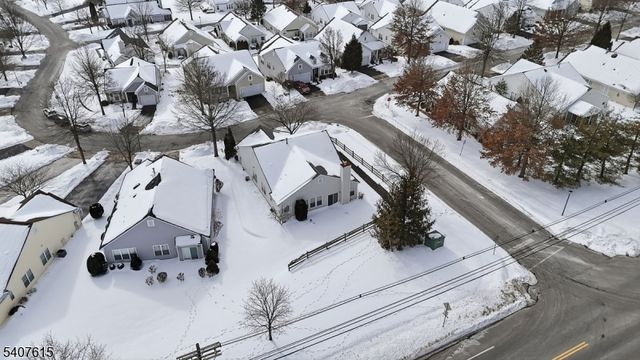 56 Kensington Cir, White Twp., NJ 07823