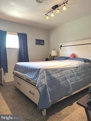 15 FAIRVIEW AVE, Leola, PA 17540