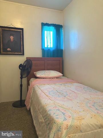 15 FAIRVIEW AVE, Leola, PA 17540