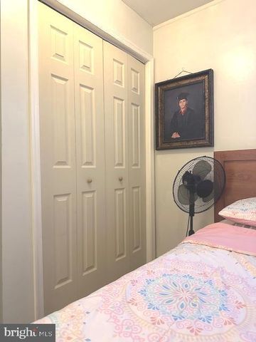 15 FAIRVIEW AVE, Leola, PA 17540