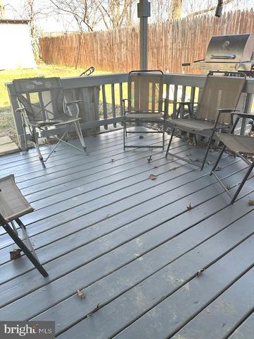 15 FAIRVIEW AVE, Leola, PA 17540