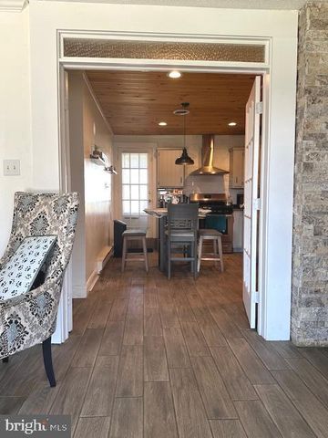 15 FAIRVIEW AVE, Leola, PA 17540