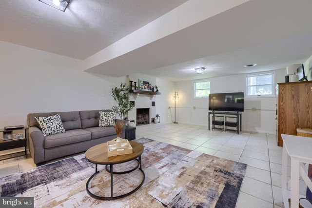 3450 HEATHER DR, York, PA 17408