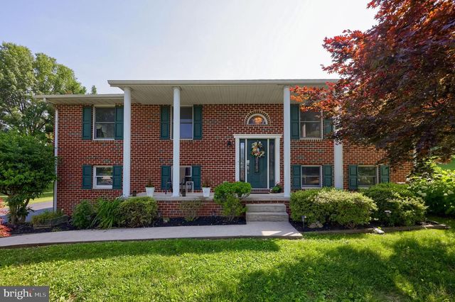 3450 HEATHER DR, York, PA 17408