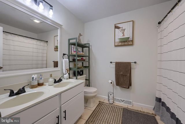 3450 HEATHER DR, York, PA 17408