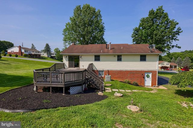 3450 HEATHER DR, York, PA 17408