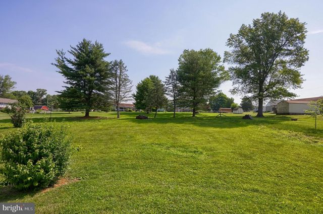 3450 HEATHER DR, York, PA 17408