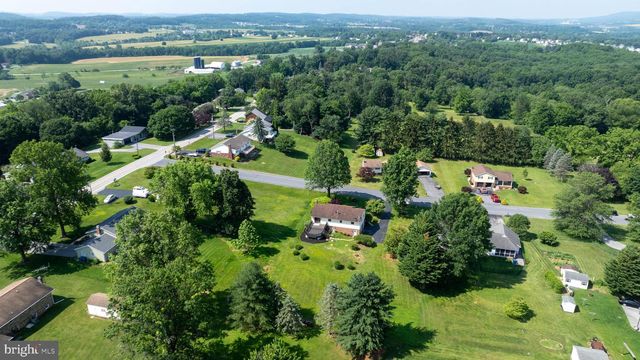 3450 HEATHER DR, York, PA 17408