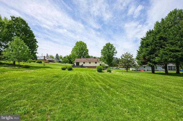 3450 HEATHER DR, York, PA 17408