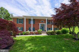 3450 HEATHER DR, York, PA 17408