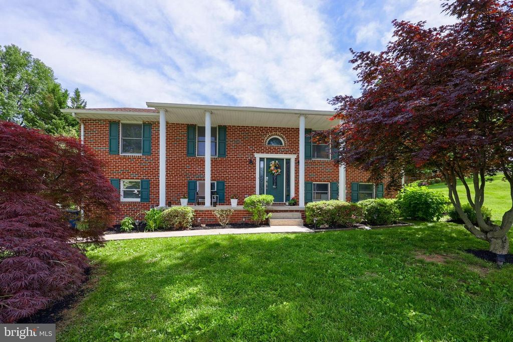 3450 HEATHER DR, York, PA 17408