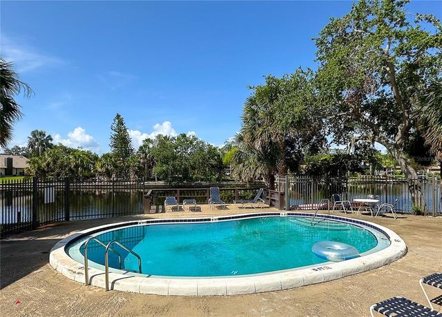 6336 NEWTOWN CIRCLE 36B1, Tampa, FL 33615