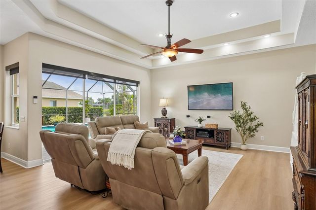 19117 MANDARIN GROVE PLACE, Tampa, FL 33647