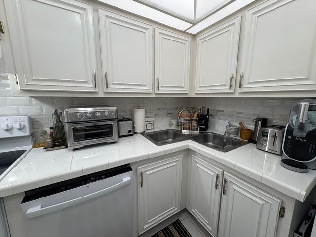 1009 N Ocean Boulevard 607, Pompano Beach, FL 33062