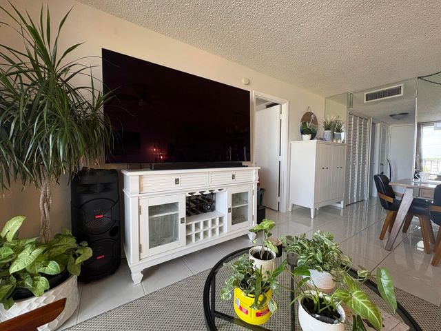1009 N Ocean Boulevard 607, Pompano Beach, FL 33062