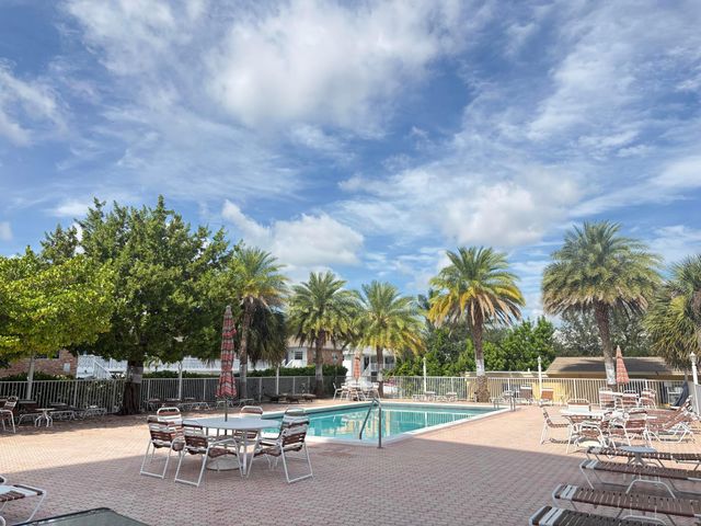 1009 N Ocean Boulevard 607, Pompano Beach, FL 33062