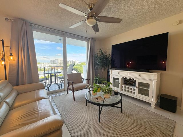 1009 N Ocean Boulevard 607, Pompano Beach, FL 33062