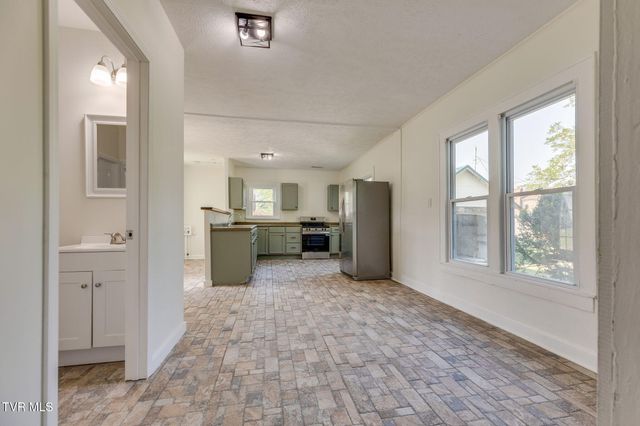 1604 Broad Street, Elizabethton, TN 37643