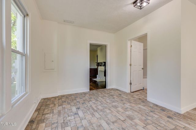 1604 Broad Street, Elizabethton, TN 37643