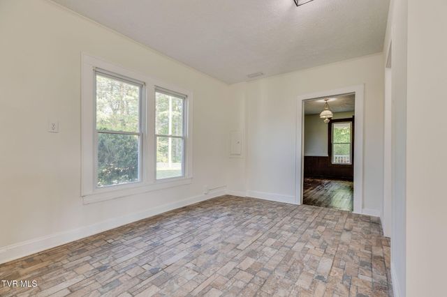 1604 Broad Street, Elizabethton, TN 37643