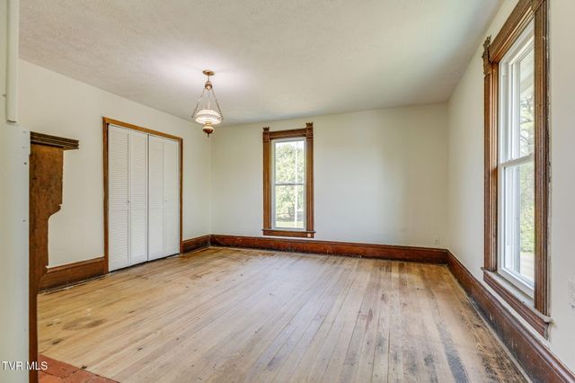 1604 Broad Street, Elizabethton, TN 37643