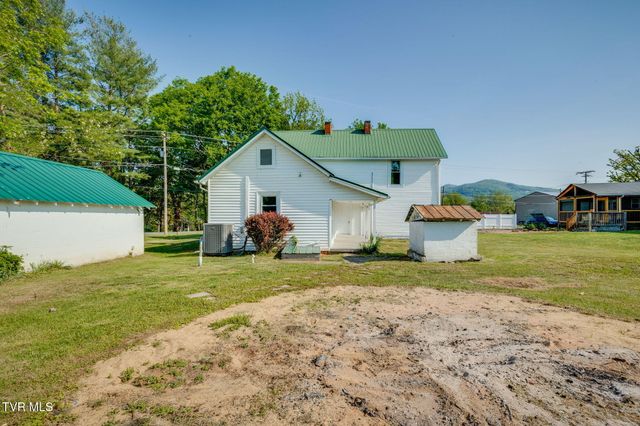 1604 Broad Street, Elizabethton, TN 37643