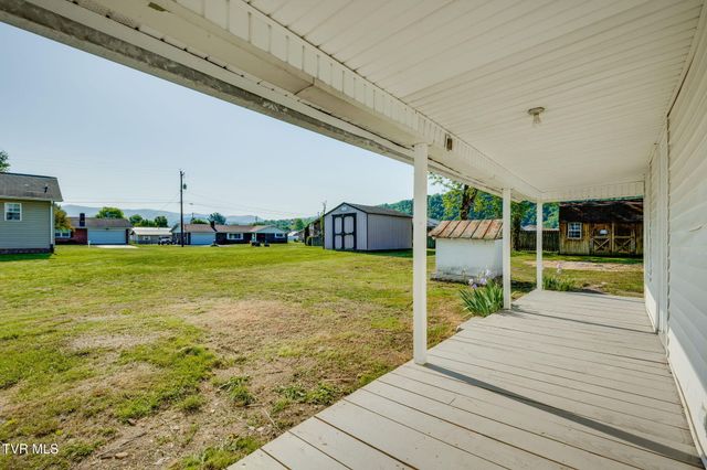 1604 Broad Street, Elizabethton, TN 37643