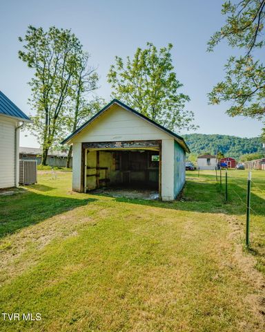 1604 Broad Street, Elizabethton, TN 37643