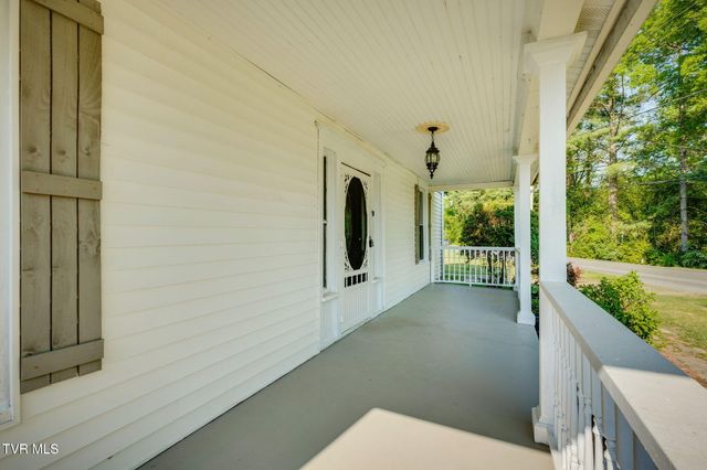 1604 Broad Street, Elizabethton, TN 37643