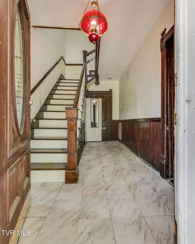 1604 Broad Street, Elizabethton, TN 37643