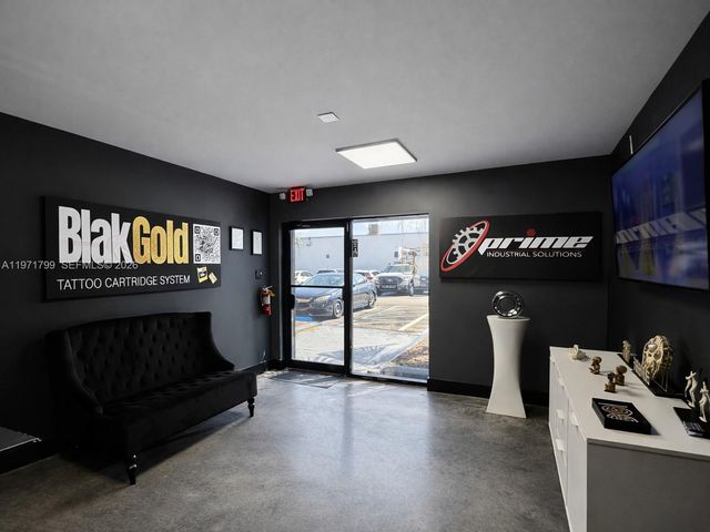 5505 NW 74th Ave 5505, Miami, FL 33166