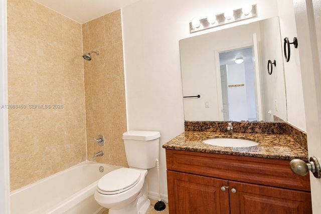14500 SW 88th Avenue 222, Palmetto Bay, FL 33176