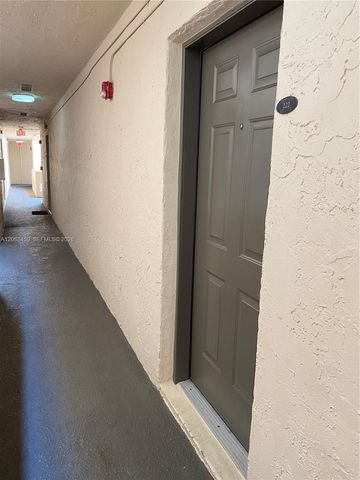 14500 SW 88th Avenue 222, Palmetto Bay, FL 33176