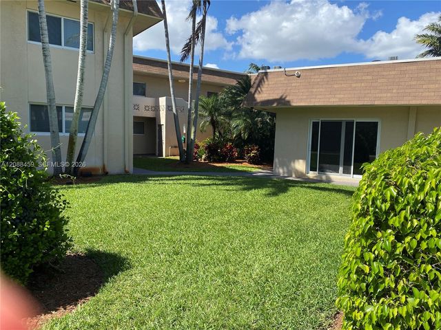 14500 SW 88th Avenue 222, Palmetto Bay, FL 33176