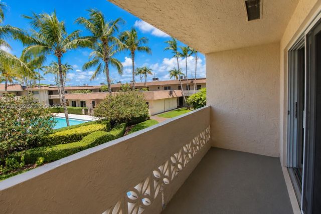 14500 SW 88th Avenue 222, Palmetto Bay, FL 33176