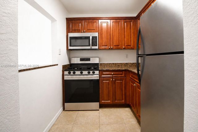 14500 SW 88th Avenue 222, Palmetto Bay, FL 33176