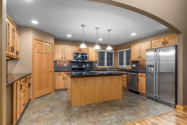 4013 E BENVALLEY DRIVE, Appleton, WI 54913