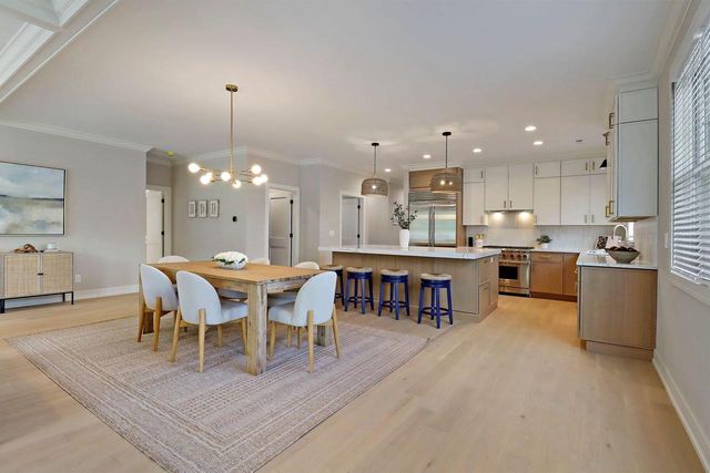 563 Mill STREET, Fontana, WI 53125