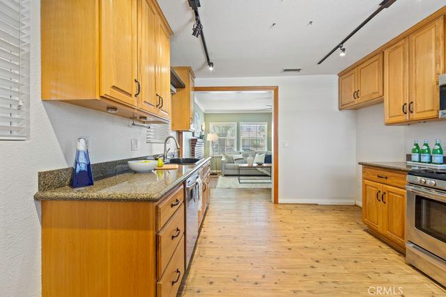 1832 N Brighton, Burbank, CA 91506