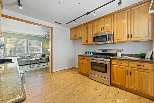 1832 N Brighton, Burbank, CA 91506