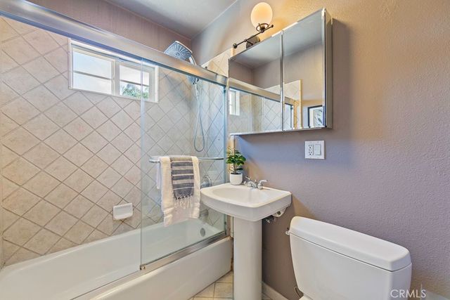 1832 N Brighton, Burbank, CA 91506