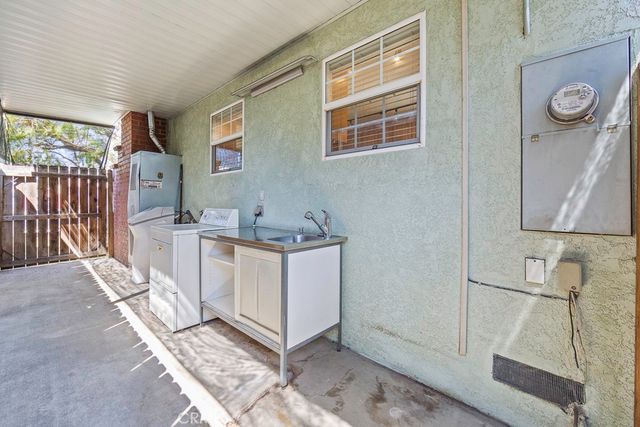 1832 N Brighton, Burbank, CA 91506