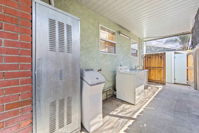 1832 N Brighton, Burbank, CA 91506