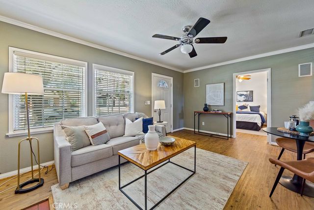 1832 N Brighton, Burbank, CA 91506