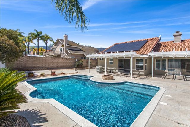 2567 Via Pacifica, Corona, CA 92882